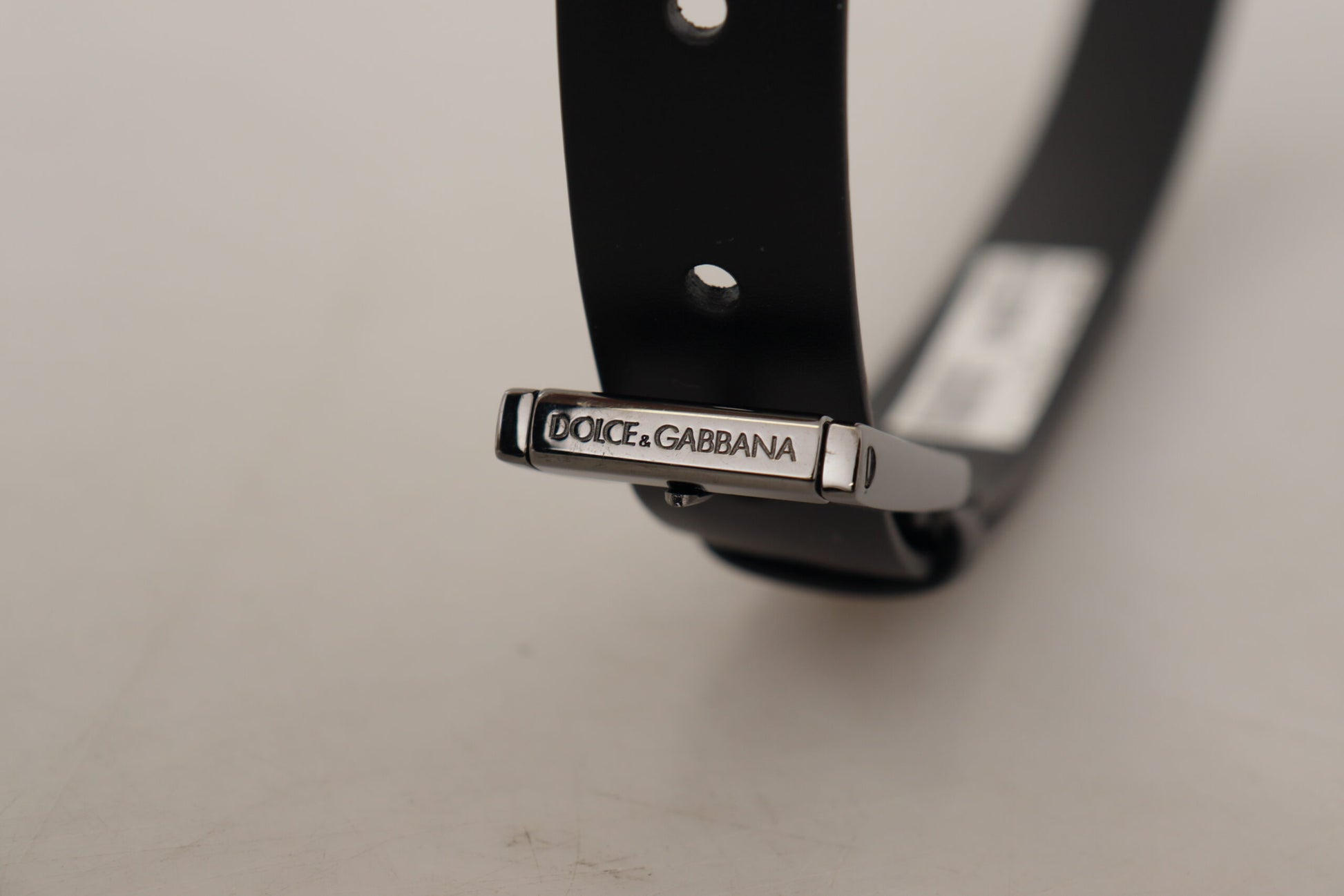 Dolce &amp; Gabbana মেটাল বাকল সহ মার্জিত কালো চামড়ার বেল্ট