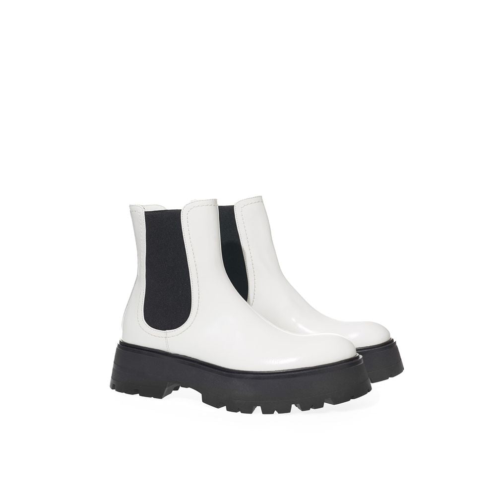 Alexander McQueen Elegant Monochrome Leather Boots Alexander McQueen